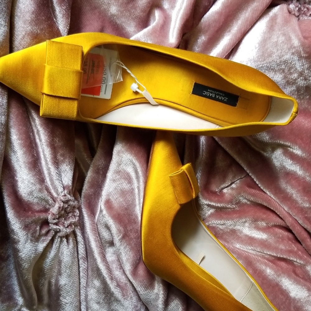 Mustard Pumps